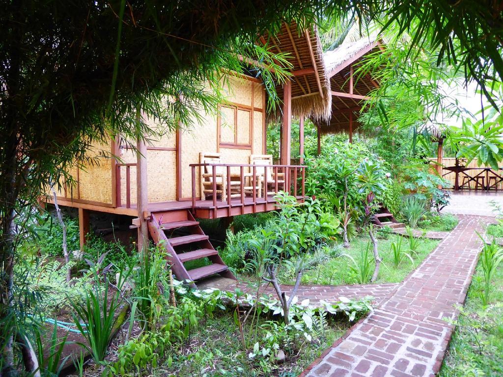 Shibui Garden Bungalows And Restaurant Tanjung  Exteriér fotografie